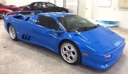 Vừa tranh cử Tổng thống, tỷ phú Donald Trump vừa rao bán siêu xe 460.000 USD