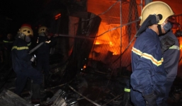 Hàng trăm tiểu thương khóc ròng, bất lực nhìn tài sản bị 'bà hỏa' thiêu rụi