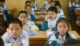 Sở GD-ĐT lên tiếng việc học sinh lớp 1 phải ký cam kết không đi xe đánh võng