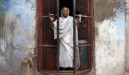 Cận cảnh nơi 20.000 góa phụ chờ chết theo chồng 