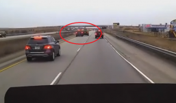 Nữ tài xế SUV gặp nạn vì chạy bám sát đuôi xe trước