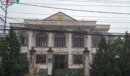 Giám đốc Kho bạc xin nghỉ hưu sớm vì vỡ nợ gây xôn xao