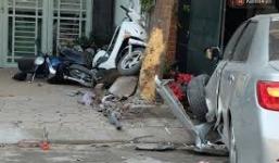 Video: Xe tải lao như tên bắn, hất văng người phụ nữ vào gốc cây