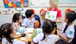 Bộ GD-ĐT lý giải việc thí điểm dạy tiếng Trung, Nga từ lớp 3