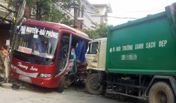 Hà Nội: Xe chở rác gây tai nạn liên hoàn, 6 người thương vong