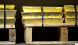 Nhân viên trộm vàng bằng cách giấu trong...hậu môn