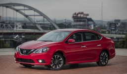 Nissan giới thiệu Sentra 2017, giá từ 16.990 USD