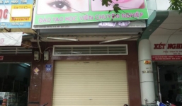 6 người bị điện giật khi lắp đặt biển quảng cáo