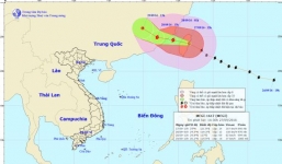 Bão Megi giật cấp 17, Biển Đông động dữ dội