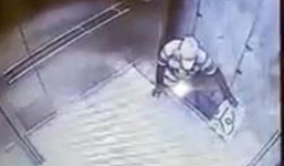 Camera ghi cảnh người đàn ông tử vong khi cố thoát khỏi thang máy