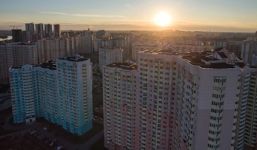 May mắn thoát chết khi rơi từ tầng 23