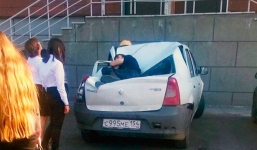 Thoát chết thần kỳ khi rơi từ tầng 23