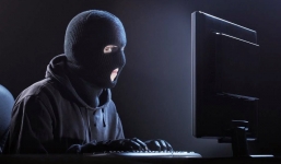 Hacker nhắn tin 'con ông bà học ngu như bò' đối mặt với hình phạt nào?