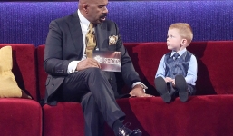 Cuộc trò chuyện kiểu 'ông cụ non' của vị thị trưởng 3 tuổi ở Mỹ