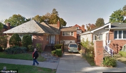 Mẹ sống cùng thi thể con trai 20 năm mà không biết