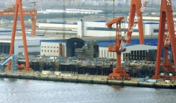 Lộ diện tàu sân bay tự đóng đầu tiên của Trung Quốc