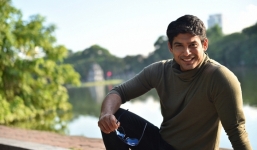 'Thanh tra Shiv' của 'Cô dâu 8 tuổi' chia sẻ loạt ảnh du lịch tại Việt Nam