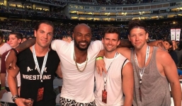 Cặp diễn viên nam người Mỹ làm lễ kết hôn