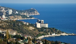 Bán đảo Crimea chuyển động dần về phía Nga