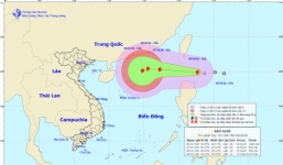 Áp thấp nhiệt đới mạnh thành bão Aere giật cấp 10 tiến sát Biển Đông