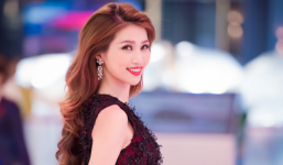Dù sốt cao, Quỳnh Châu vẫn hút ánh nhìn khi tham dự sự kiện