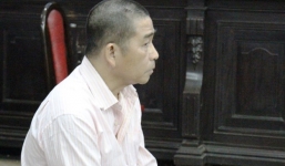 Bắt quả tang vợ ngoại tình, chồng đâm chết tình địch