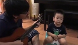 Clip khoảnh khắc đáng yêu của con trai giáo sư Xoay - Đinh Tiến Dũng