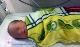 Thiếu nữ 16 tuổi phát hiện bé gái sơ sinh bị bỏ rơi giữa đêm khuya