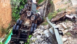 Tin TNGT mới nhất ngày 7/10: Xe khách tông chết người lúc nửa đêm