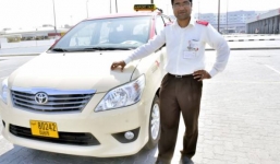 Tài xế taxi trả lại 25 kg vàng cho khách bỏ quên