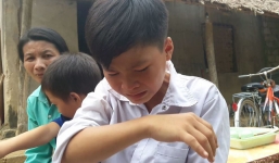 Đơn xin nghỉ học vì nhà hết gạo của nam sinh lớp 7 gây xúc động
