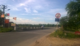 Thanh niên bị Công an xã bắn vào chân vì đập phá quán điện thoại