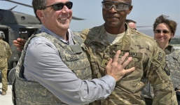 Tướng Mỹ bị sa thải vì dùng tiền nhà nước đi xem múa thoát y