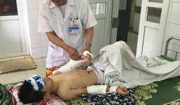 Hà Nội: Va vào cửa kính, bé 10 tuổi đứt động mạch tay