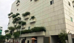 Thanh niên ăn mặc lịch lãm, đi SH vào trung tâm hội nghị trộm tài sản