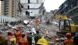 Trung Quốc: Sập 4 tòa nhà cao tầng, 8 người chết, 20 người mắc kẹt
