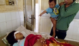 Bảo vệ bắn chỉ thiên, 'đạn rơi trúng trán' cô gái đang mót mủ cao su