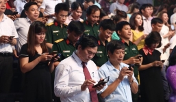 Đại gia Việt đấu giá thành công sim Viettel sáu số 8 hơn 1,6 tỷ đồng