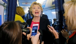 Truyền thông Mỹ công khai “thiên vị” Clinton, Trump đơn độc