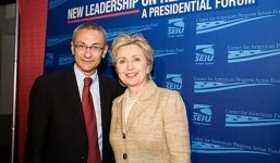 Giám đốc chiến dịch tranh cử Clinton tố Nga tấn công mạng