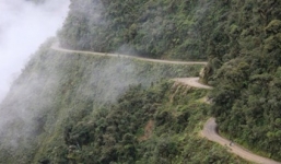 Đạp xe trên con đường Tử thần, du khách thiệt mạng vì say độ cao