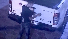 Bắt đối tượng chuyên trộm gương, logo của xe sang tại Quảng Ninh