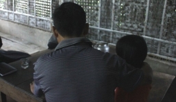 Ông lão hàng xóm bị tố dâm ô bé gái 8 tuổi