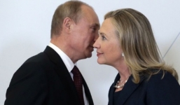 Rò rỉ tài liệu cho thấy Clinton từng dành lời có cánh cho Putin