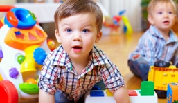 Chi phí cho trẻ mẫu giáo tốn hơn học đại học ở Mỹ