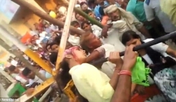 Nữ sinh Ấn Độ gặp tai nạn nghiêm trọng vì mải 'tự sướng'