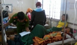 39 học sinh tiểu học phải nhập viện nghi ngộ độc đồ chơi lạ