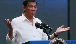 Duterte tuyên bố không nhượng bộ Trung Quốc trước chuyến thăm Bắc Kinh