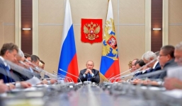 Putin đang 'khát' tiền mặt