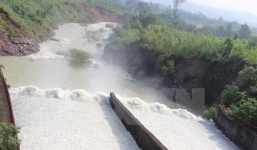 Hơn 100.000 học sinh Hà Tĩnh vẫn phải nghỉ học do mưa lũ